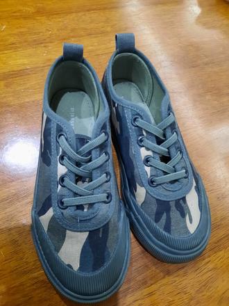 Tenisky, reserved,31