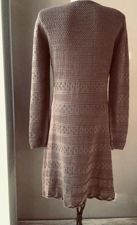 Pletené šaty, 42