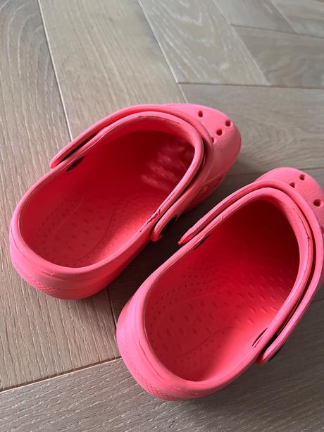 Gumené šľapky, 27