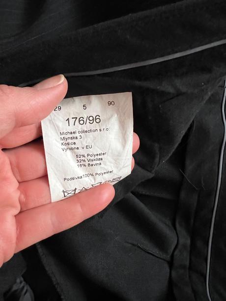 Oblek slovenský výrobca, 52