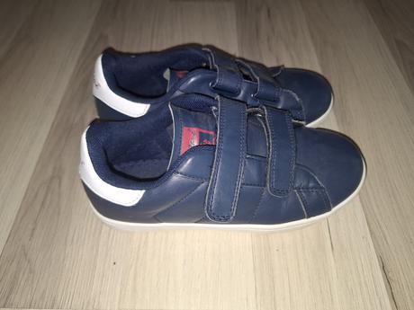 Nenosene topanky, 32