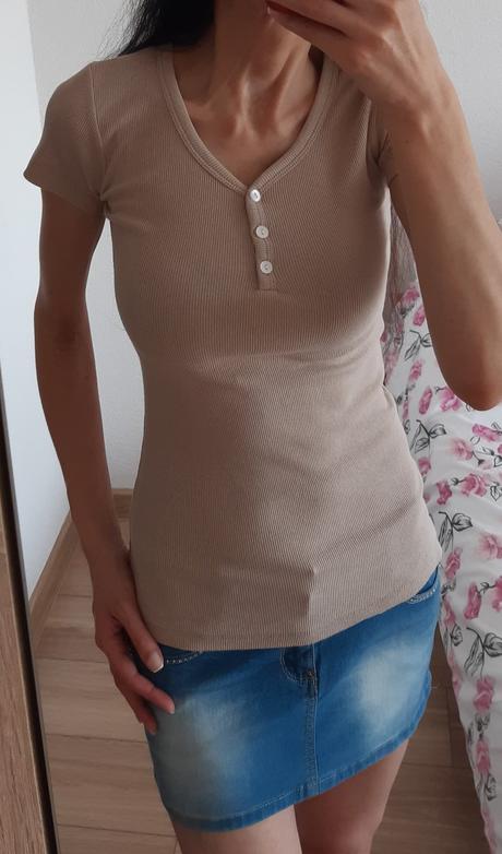 Bledoruzove tricko, s