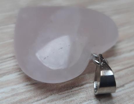 Prívesok - ruženínové srdiečko,