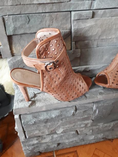 Kožené sandále, 38