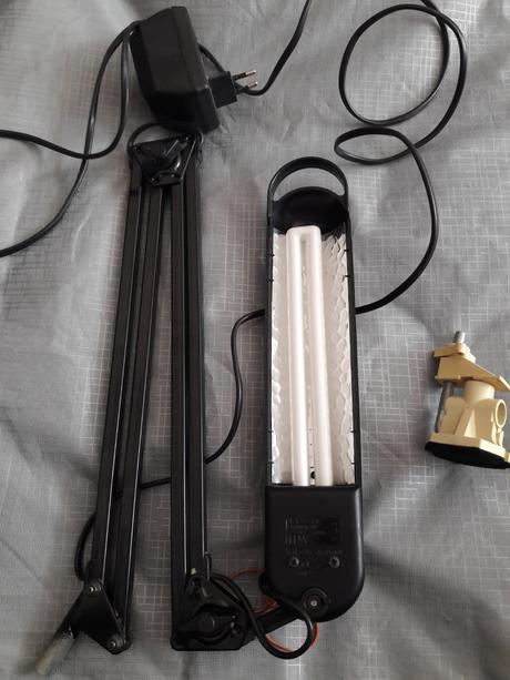 Výškovo nastaviteľná stolová lampa, 