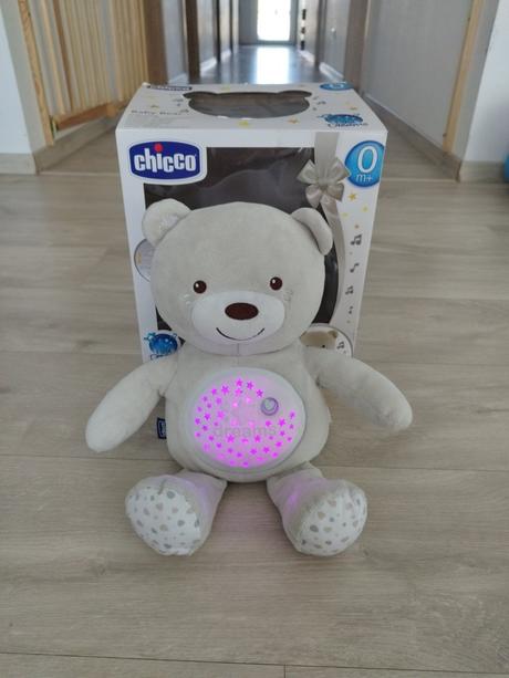 Hrací a svietiaci macko, 