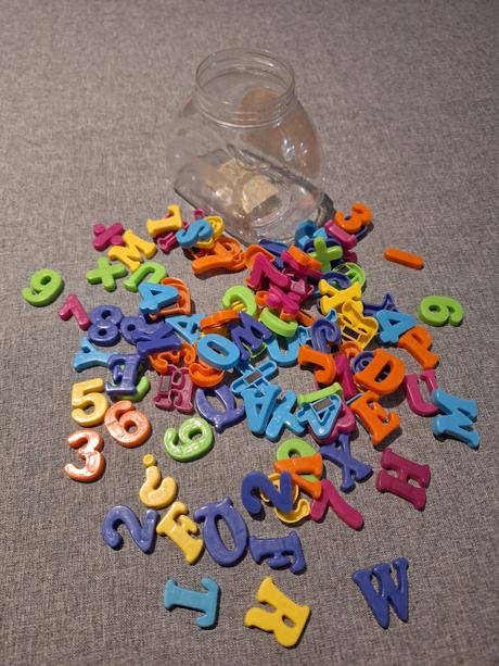 Magnetické písmenká v boxe,