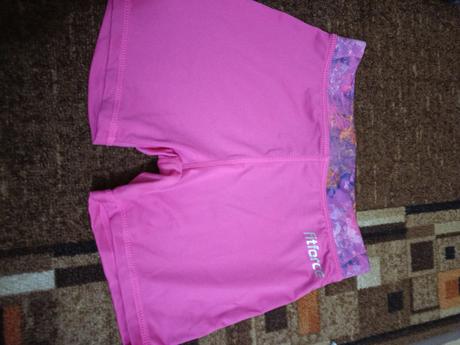 Šortky na telocvik, 134