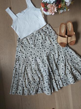 Tociva letná sukňa s madeirovou výšivkou, 38