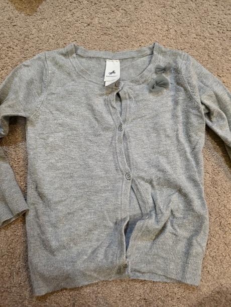 Sivý svetrík 104, c&a,104