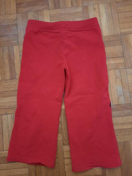 Dievčenské tepláky, 98