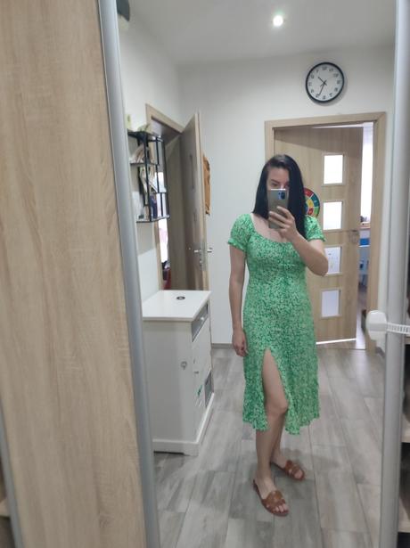 Viskózové kvetované šaty,