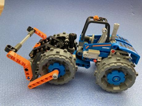 Lego technic buldozér,