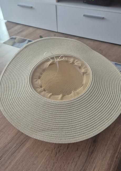 Dámsky slamený klobúk, 