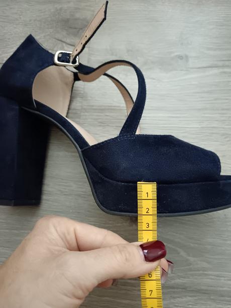 Krásne topánky, graceland,37