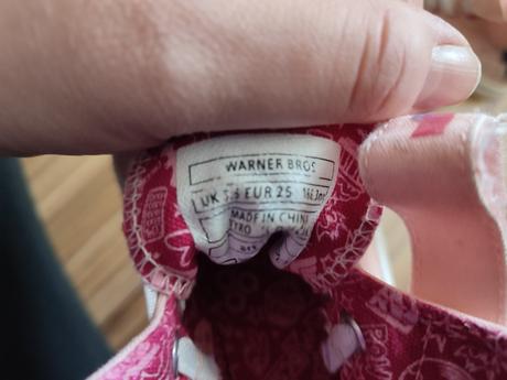 Dievčenské plátenky, 25