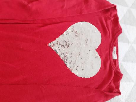 Cerveny dievcensky pulover so srdieckom, h&m,128