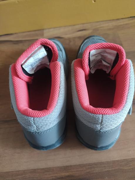 Ľahká turistická obuv, quechua,30