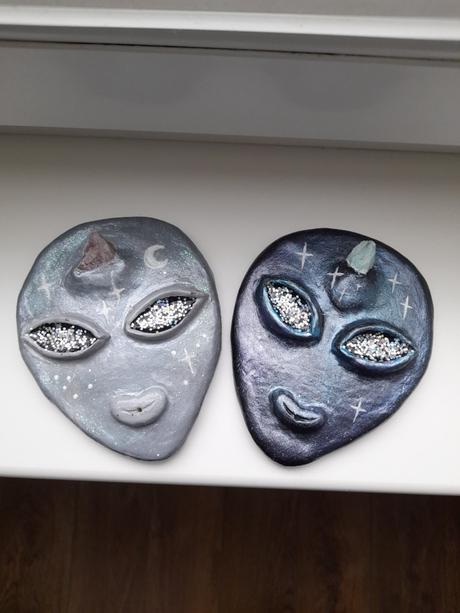 Mimozemšťan stojan na vonné tyčinky, 