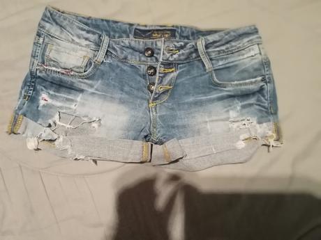 Dámske krátke nohavice v 27, 26