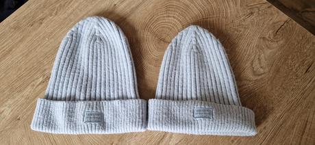 Zimne ciapky pre surodencov, reserved,104