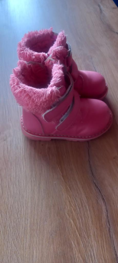 Dievčenské čižmy, 22