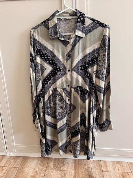 Šaty stradivarius, stradivarius,38