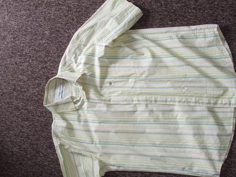 Prúžkovaná košeľa, 44