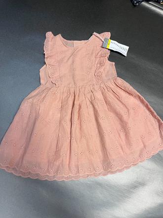 Šaty s madeirovou výšivkou, 92