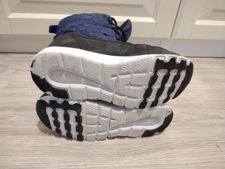 Snehule willard , č. 33, 33