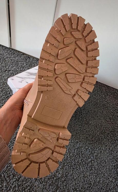 Členkove čižmy, 39