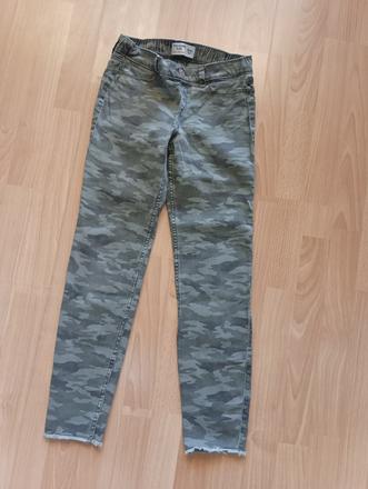 Nohavice, džeginy, abercrombie&fitch,152