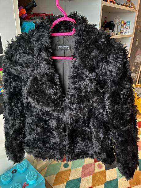 Krásny kabatik patrizia pepe, s