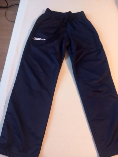 Predám tepláky, 140