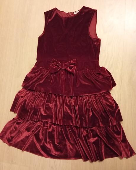 Elegantné dievčenské šaty v. 134, 134