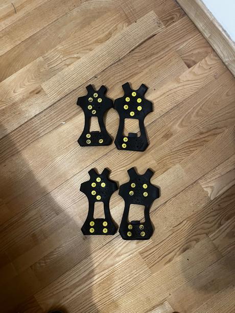 Protišmykové návleky na topánky,