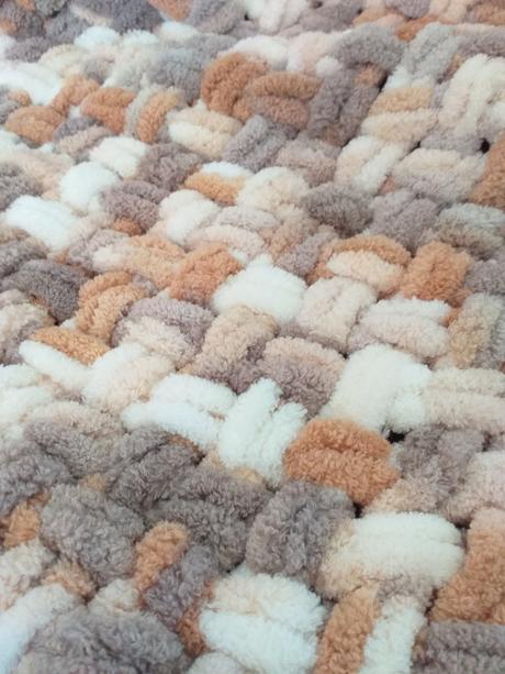 Deka z puffy priadze,