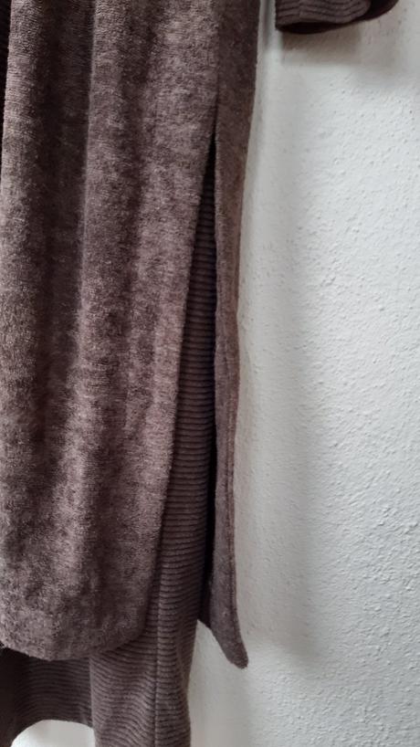 Zľava - šaty s dlhou vestou, s