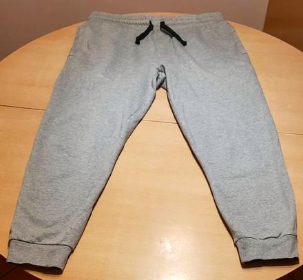 Predám pánske tepláky c&a veľ.l, c&a,xl