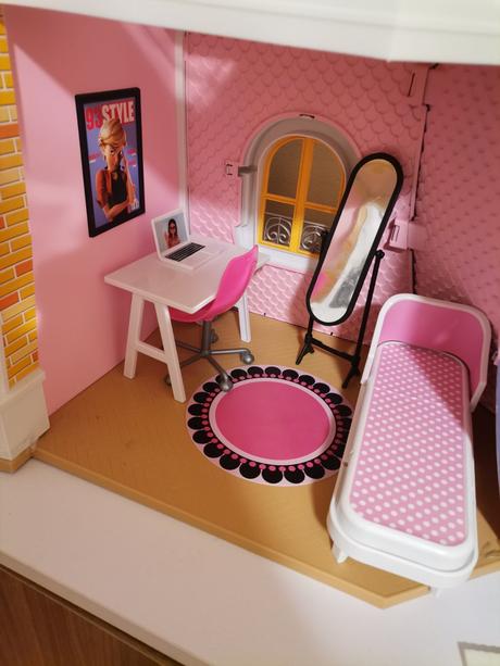 Beruška a černý kocour domček, 