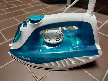 Parná žehlička tristar st-8300, 2000 w,