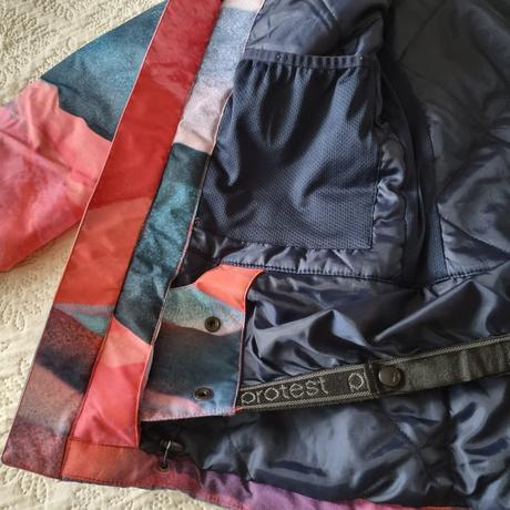 Lyžiarska bunda protest, 38