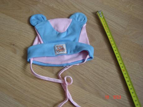 Ruzovo modra capicka so snurkou macko s uskami, 68