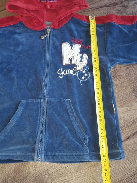 Zamatova mikinka, 110