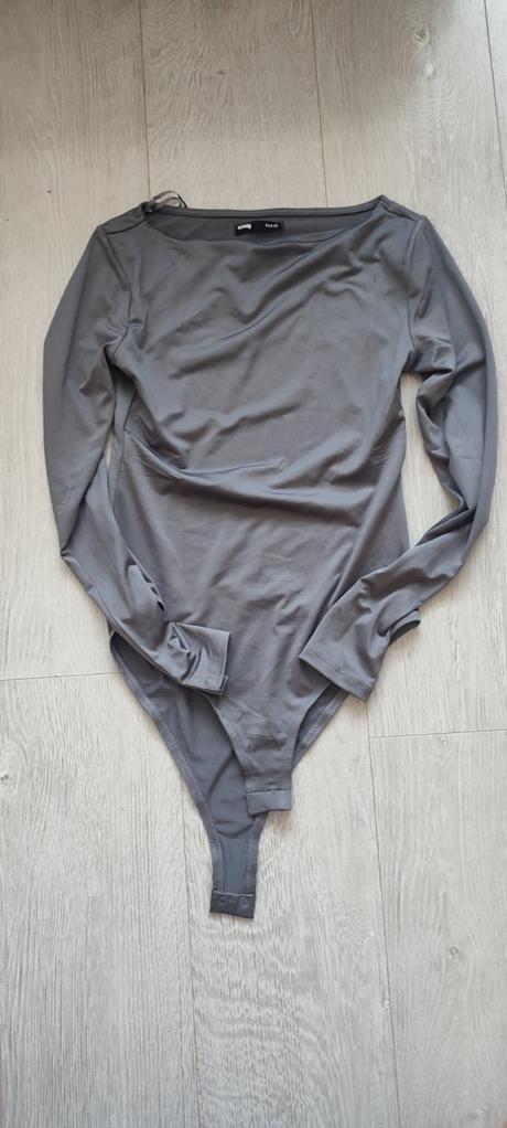 Body s lodičkovým výstrihom, sinsay,xs