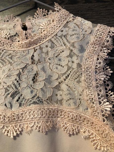 Svetloruzova bluzka bez rukavov s cipkou 38, h&m,s