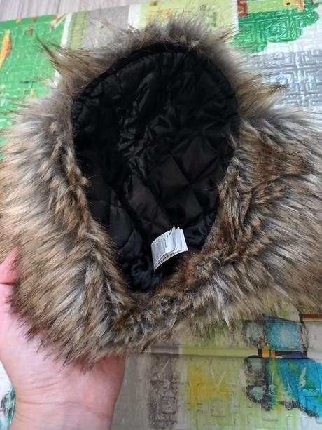 Ušianka, reserved,92