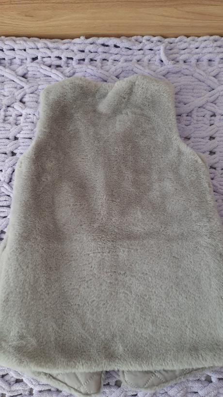 Teplá mäkkučká vesta, 128