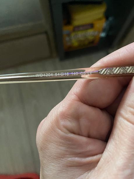 Okuliare z modrym sklom, 