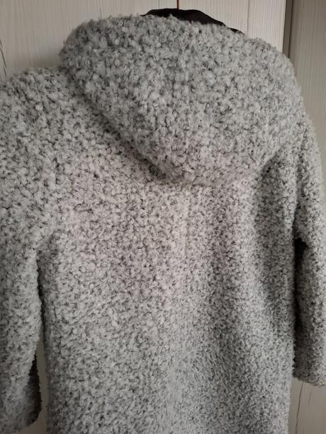 Kabát pre parádnicu, 140